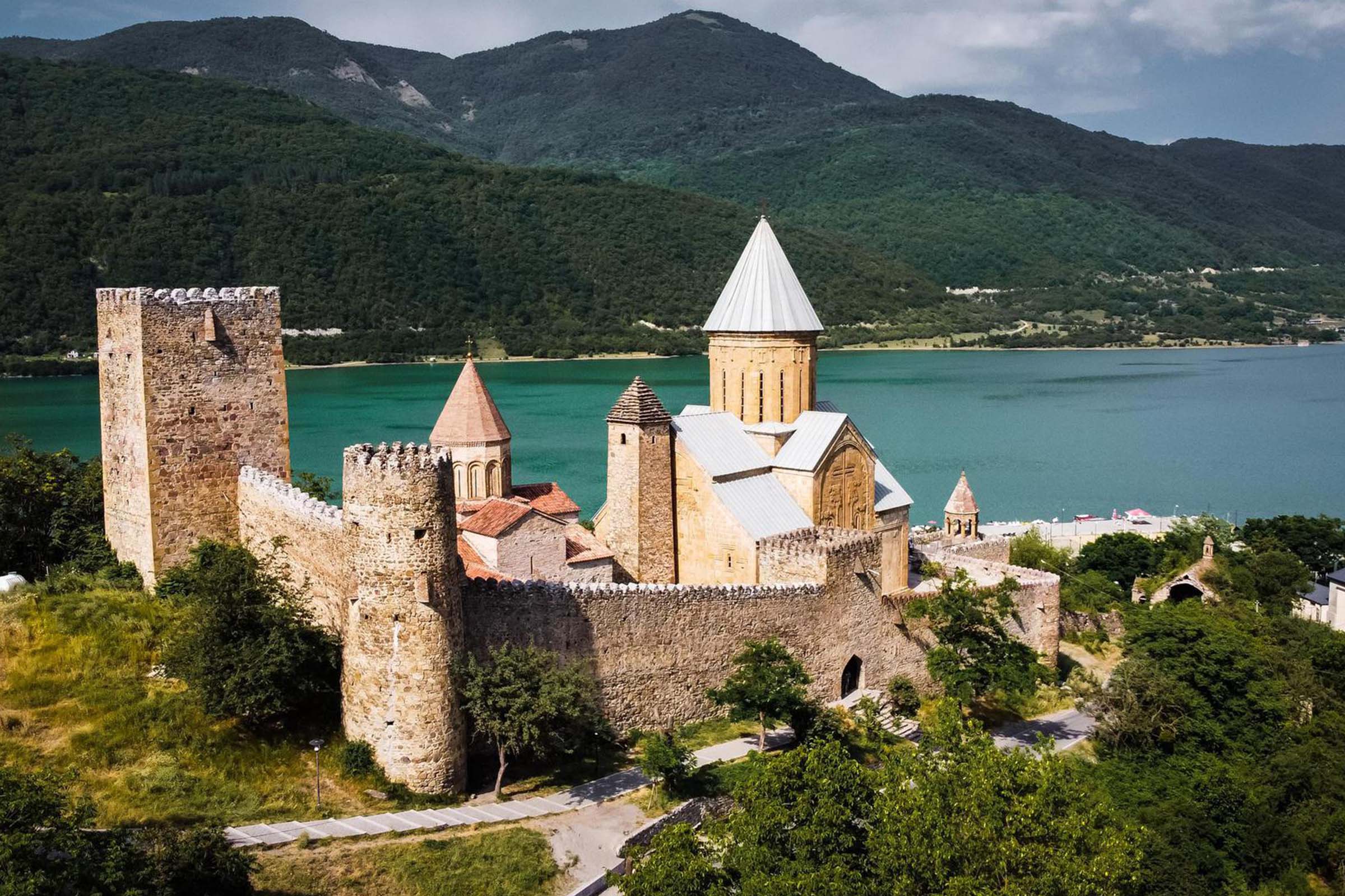Ananuri Fortress