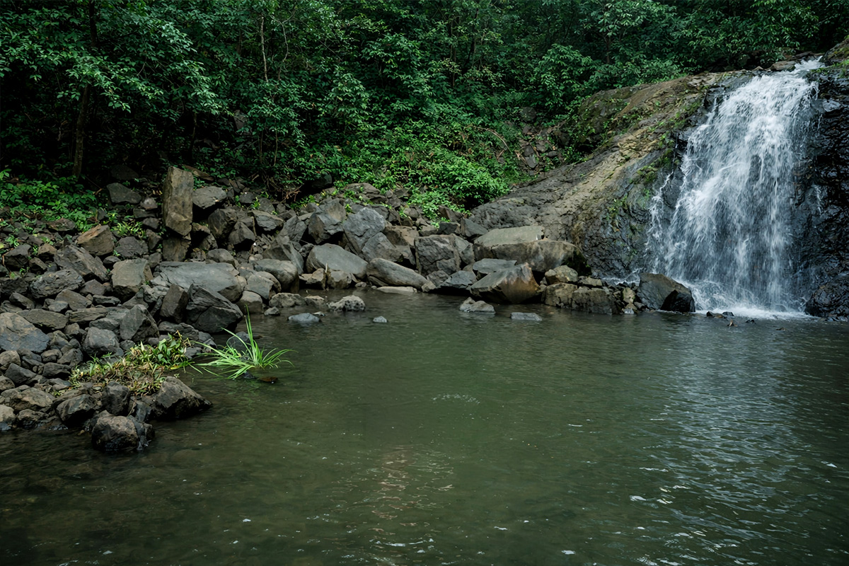 Apsara Vihar (Fairy Pool), Pachmarhi.jpg