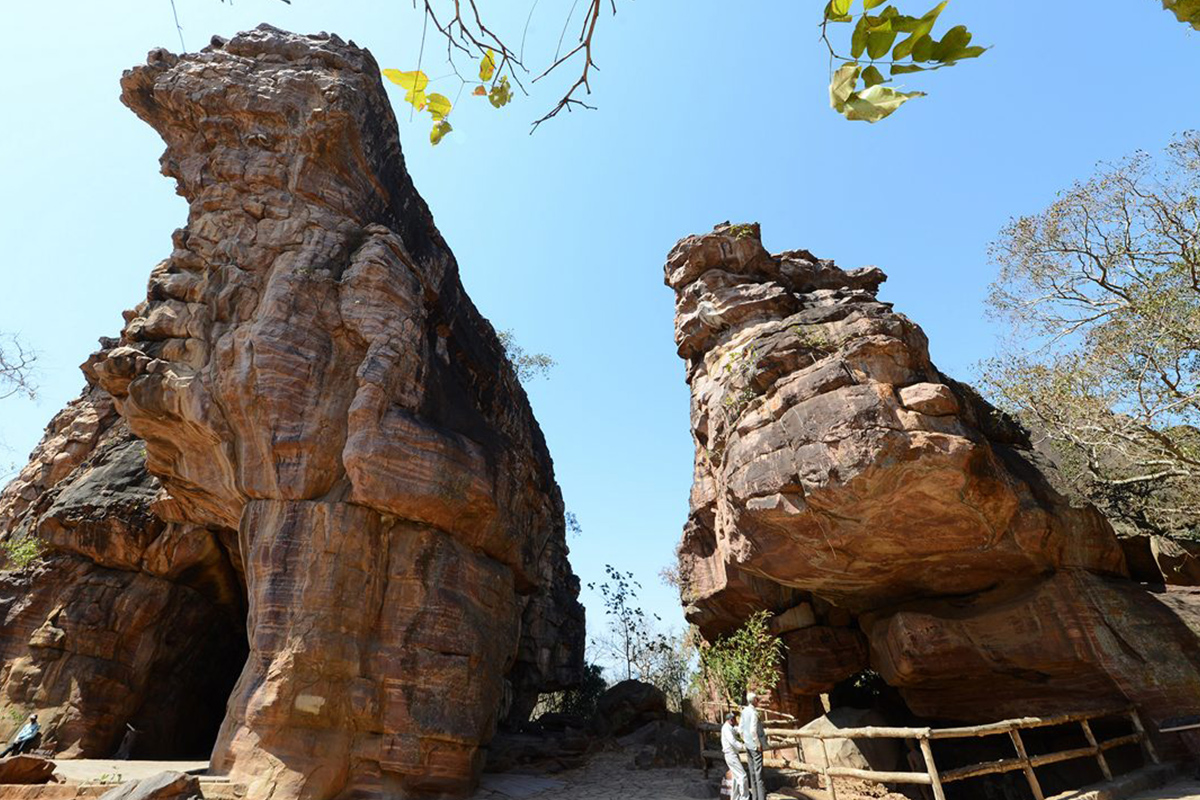 Bhimbetka Caves, Bhopal.jpg