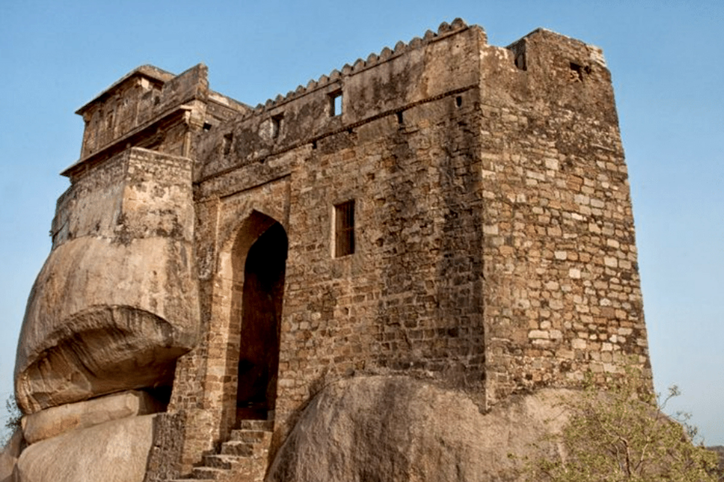 Chauragarh & Chauragarh Fort.jpg