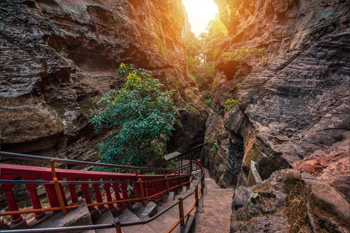 Jata Shankar Cave, Pachmarhi.jpg