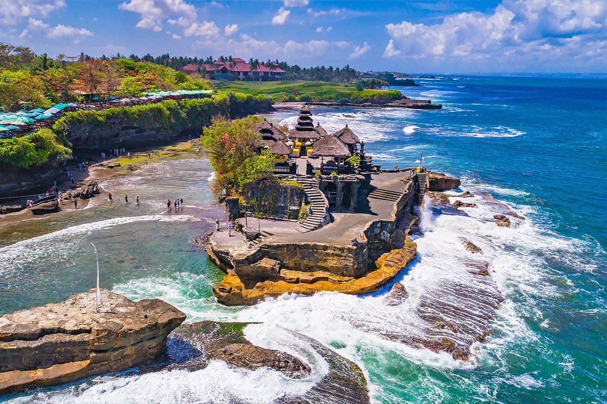 Tanah Lot Temple.jpg